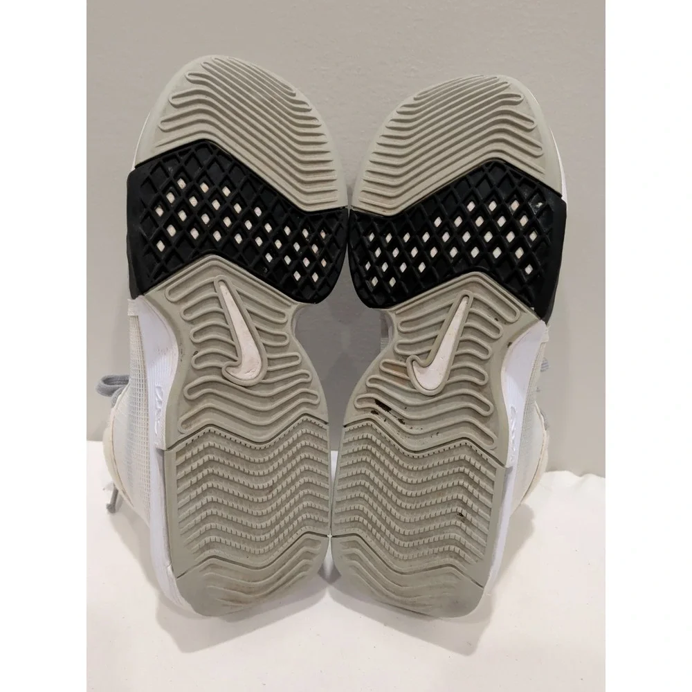 Mens Nike Lebron Witness VIII (White/Black-LT Smoke Grey) Size 10.5